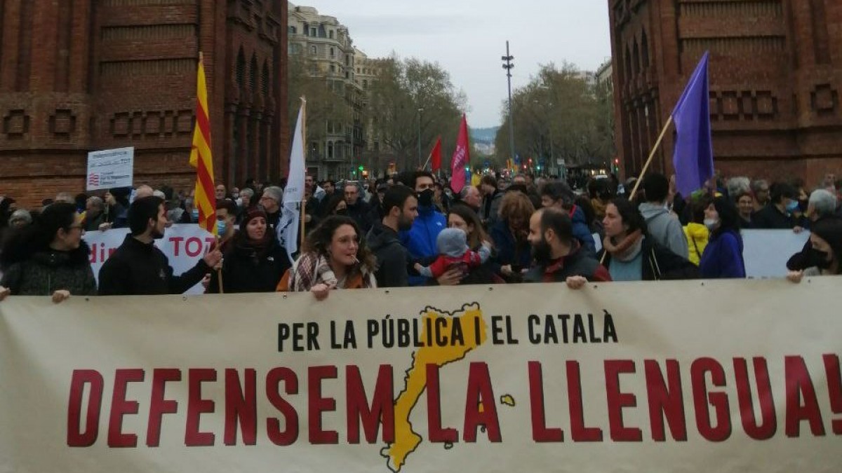 Manifestació contra l'acord de JxCat, ERC, PSC i Comuns sobre la immersió lingüística, dissabte a Barcelona