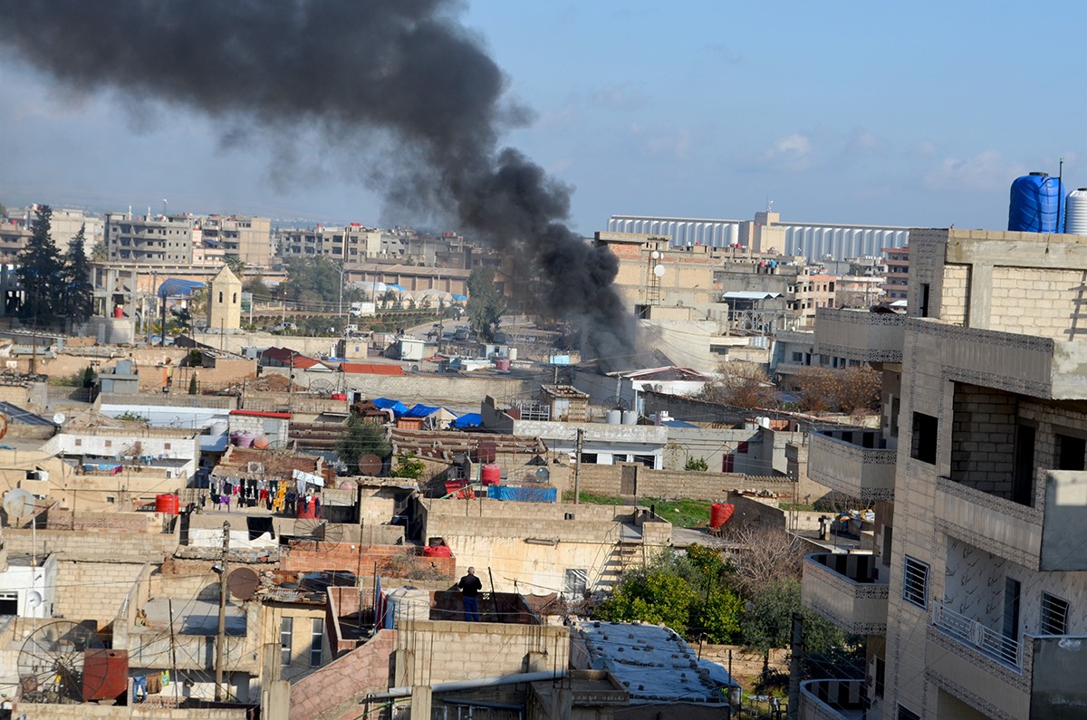 Resultat de l'atac amb drons a la fàbrica tèxtil del barri de Cudi, a Qamishlo