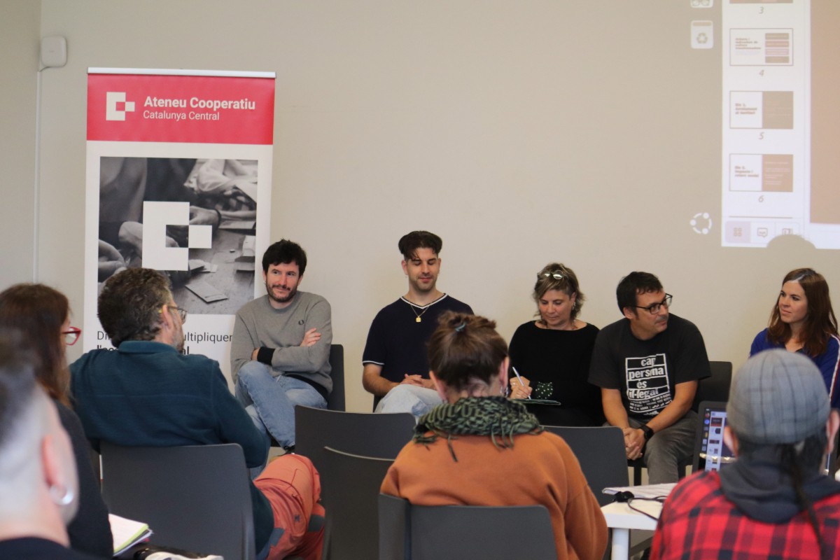 Moment de la jornada 'Cultura en acció' a l'espai Fàbrica Vella de Sallent.