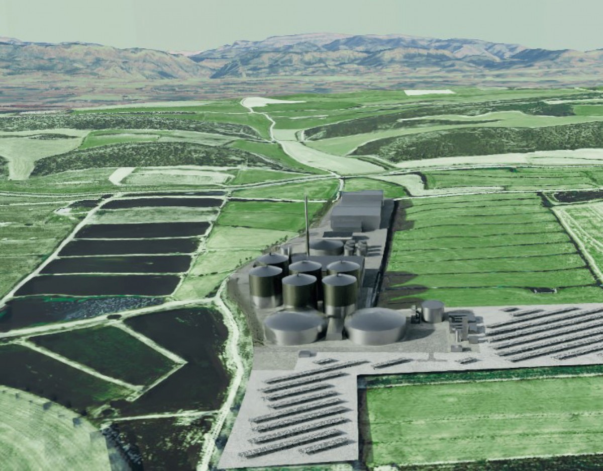 Recreació de com quedaria la macroplanta de biogàs, entre sòl agrari protegit i la serra de Bellmunt-Almenara, inclosa dins la Xarxa Natura 2000