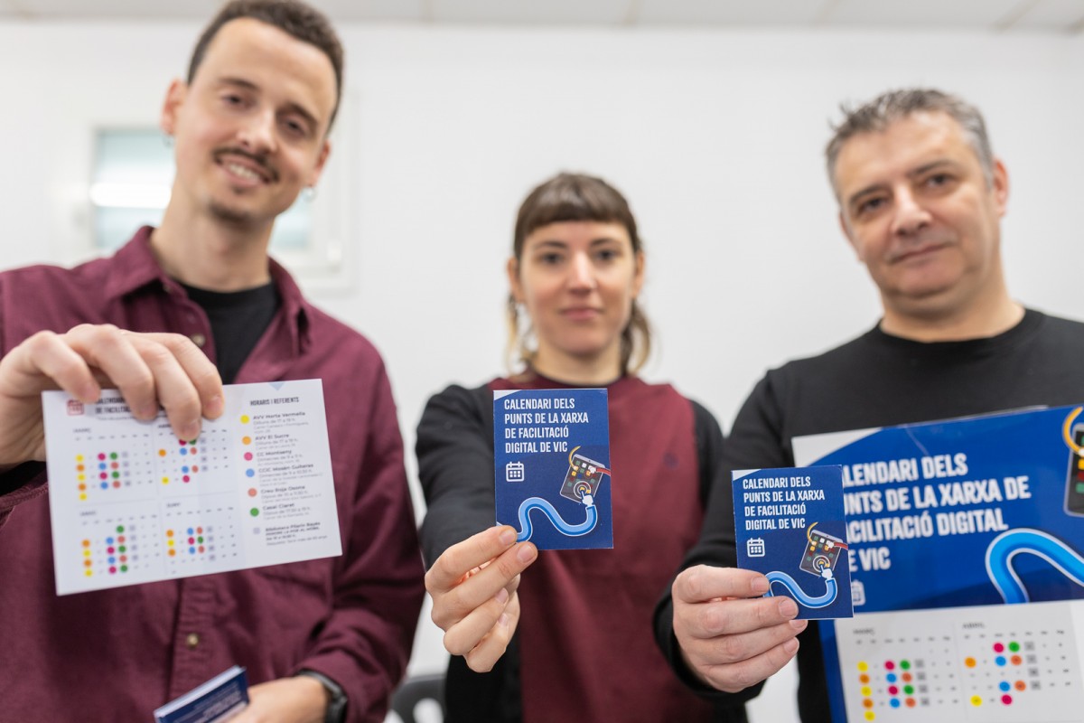Raül Torres, Clara Cusó i Joan Domínguez, aquest dimarts al local de l'associació de veïns del Sucre
