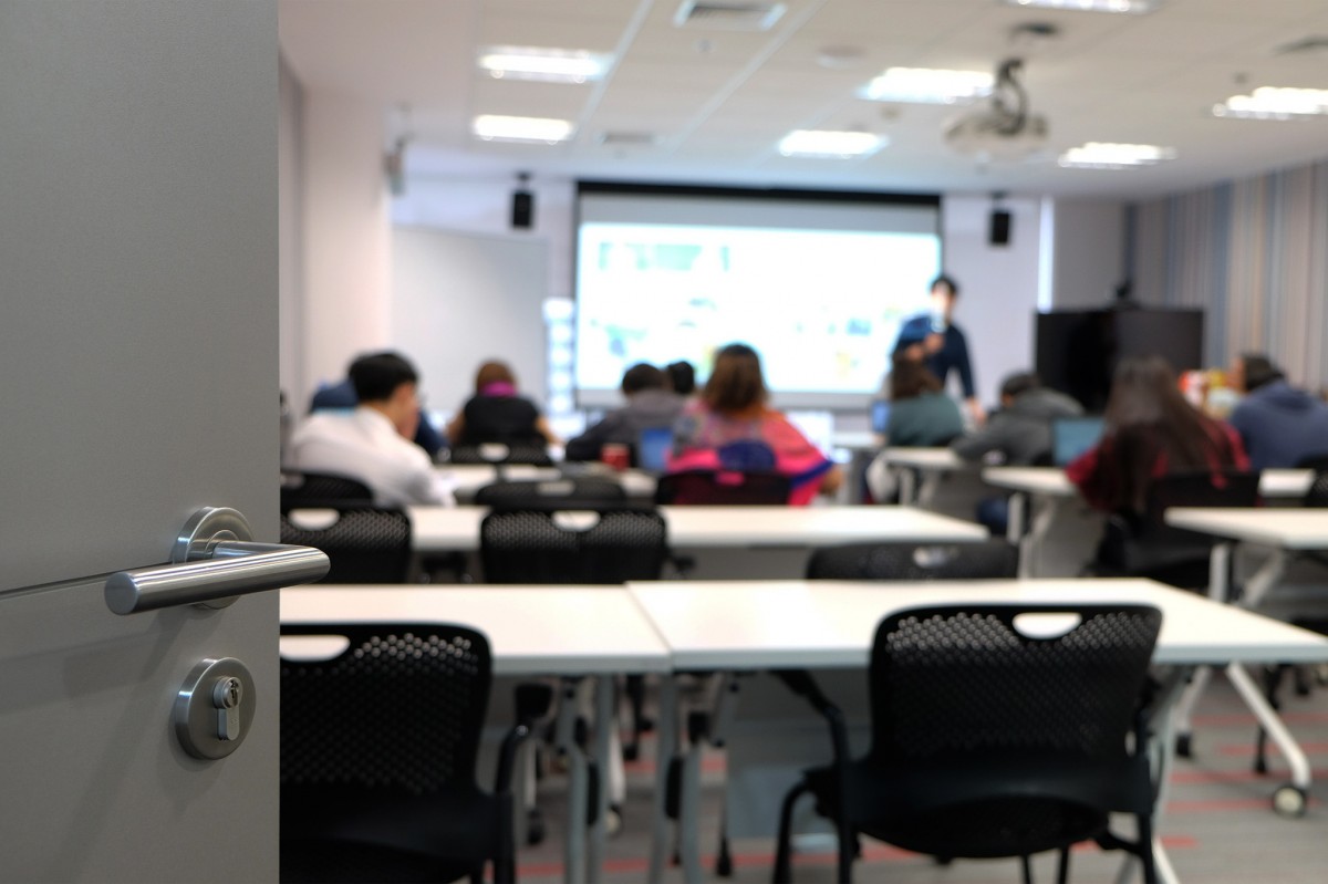 «Com a professionals que treballem fent pedagogia i abordant les violències masclistes a les aules, a vegades vivim una dicotomia»