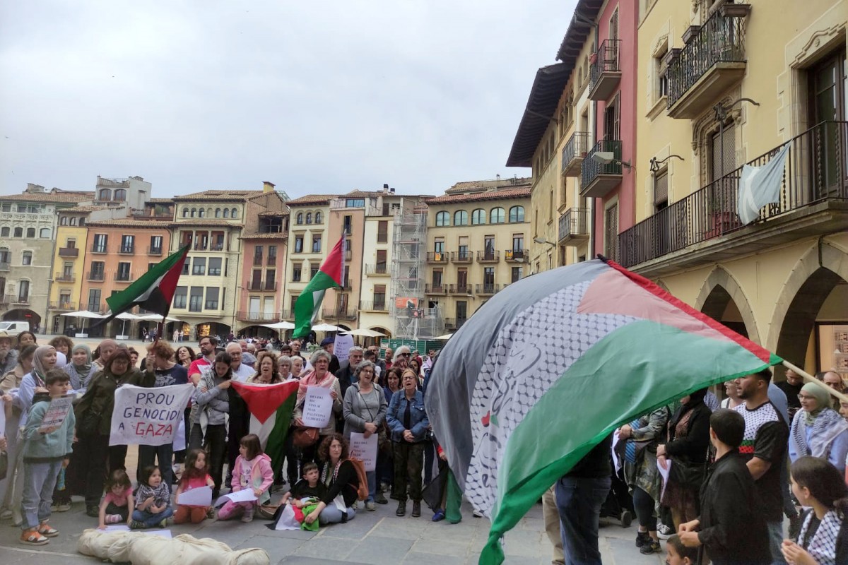 Concentració per demanar que s'aturi el genocidi a Gaza, aquest dilluns a Vic