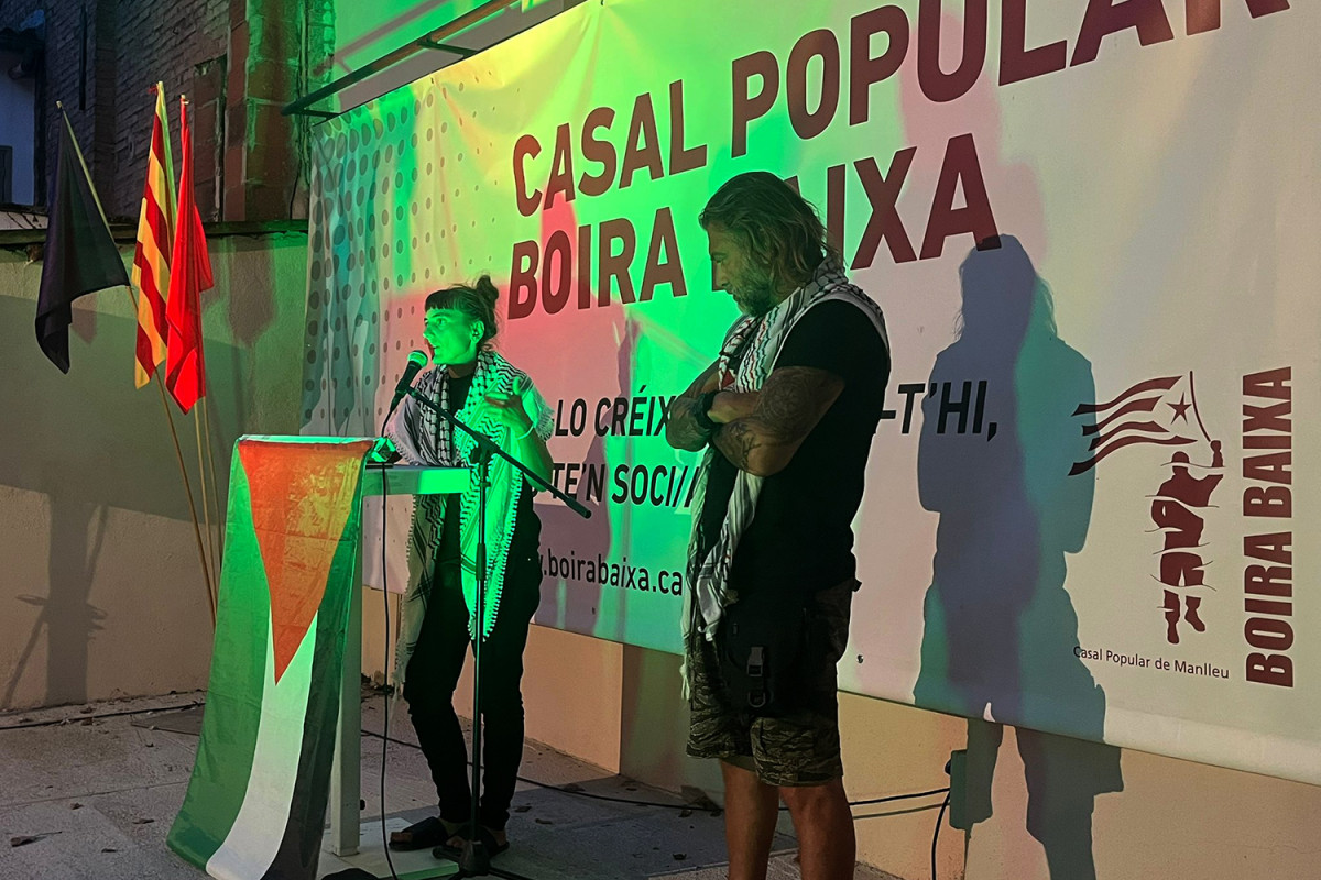 Ariadna Masmitjà 'Masmi', amb Eduard Lucas, a l'acte que es va fer al Casal Boira Baixa