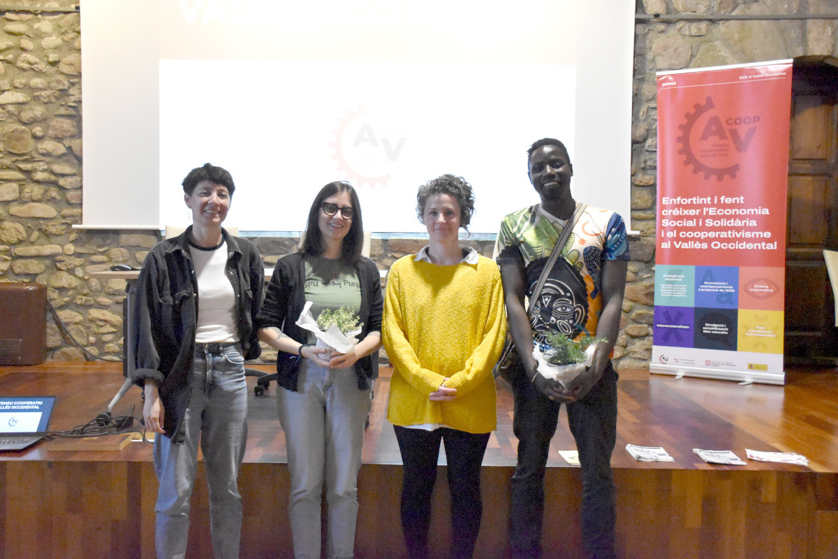 Representants de Santa Rita i l'Associació de Joves Africans i Africanes de Catalunya, guanyadores de l'edició de l'any passat dels Premis Terra Fèrtil
