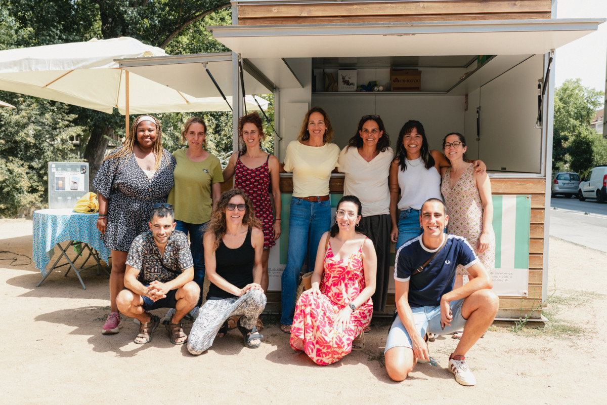 Representants d'algunes de les entitats de la XEAS després de la presentació que es va fer a la Guingueta del Serrat d'en Cols