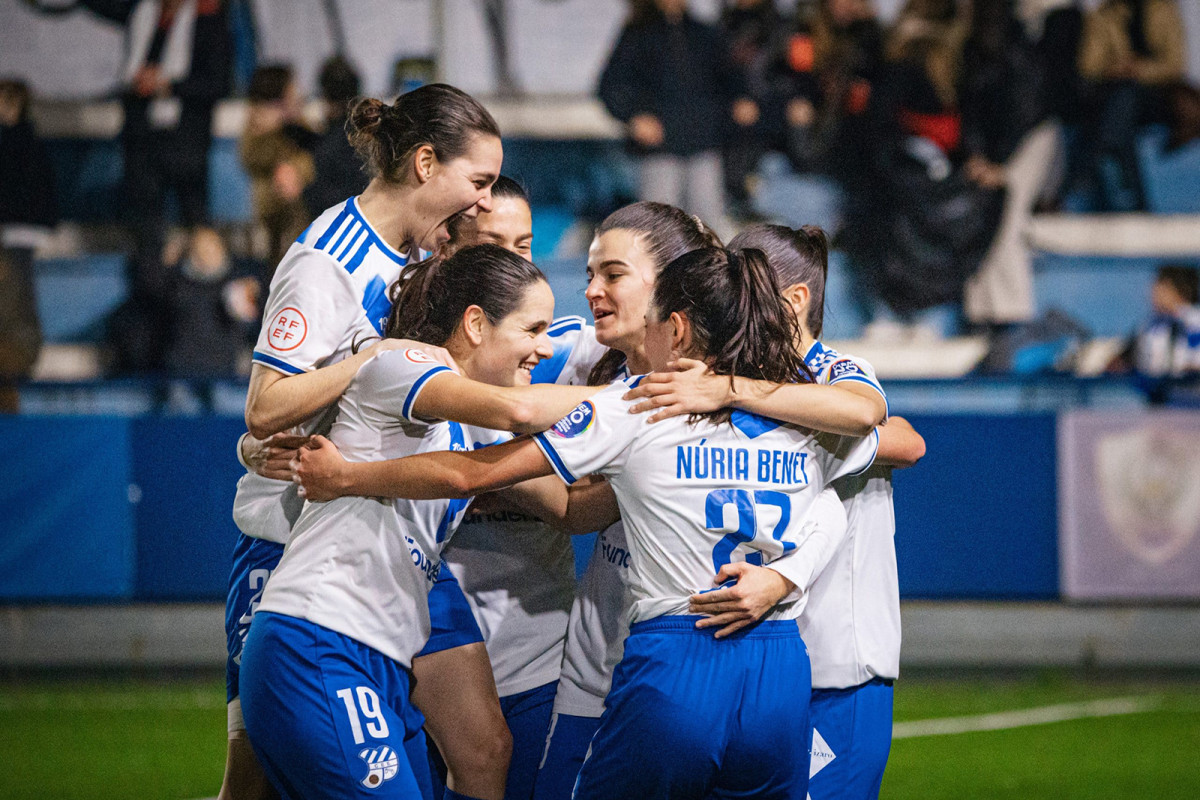 Les jugadores del CE Europa celebrant un gol contra el R. Madrid B